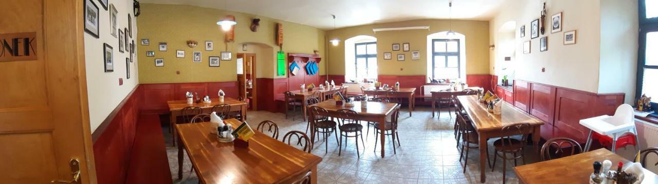 Penzion A Restaurace U Hajku Nove Dvory  Экстерьер фото